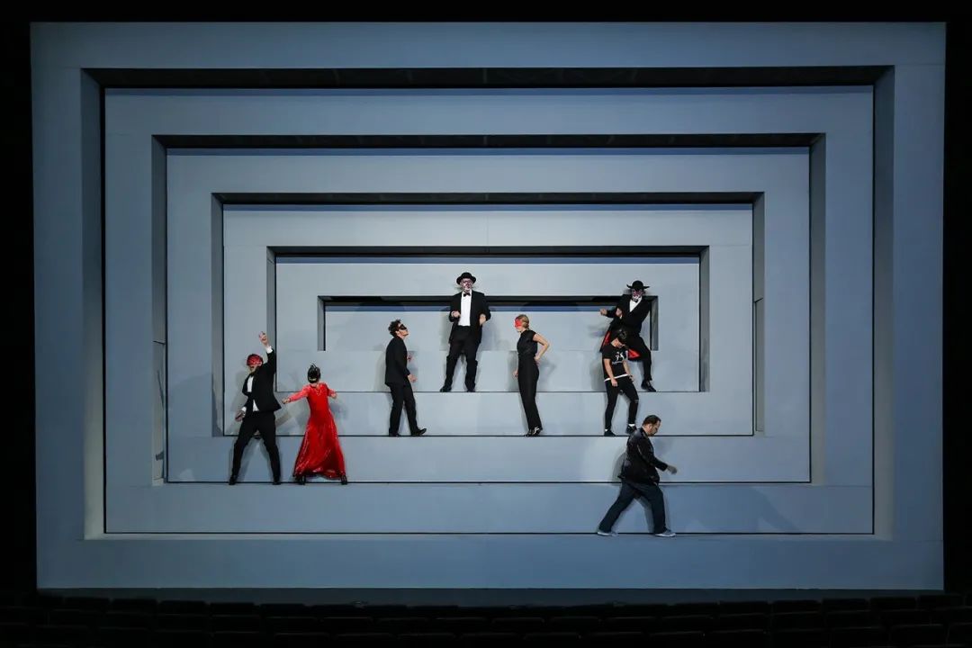 SebastianHannak/震撼心灵的舞台空间美学