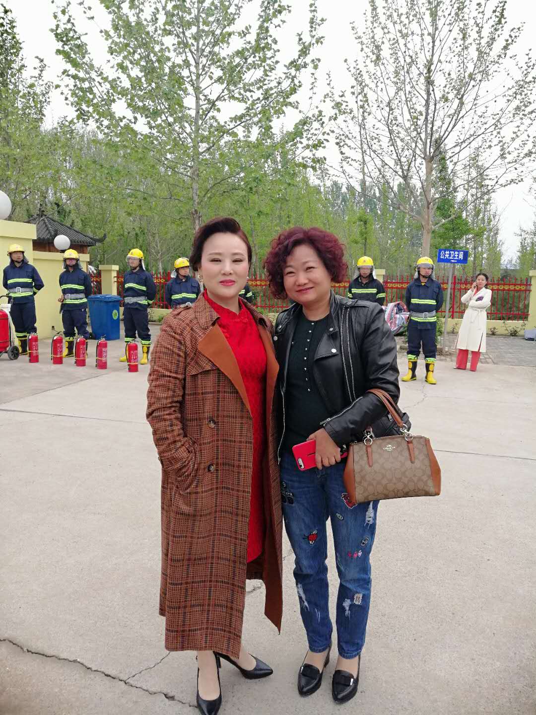 中国梦劳动美工会情河南省总工会等单位送戏进京慰问河南务工人员