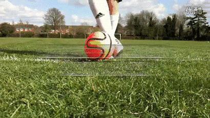 两次变向超炫过人技巧,5个初学者必会的实战过人技巧