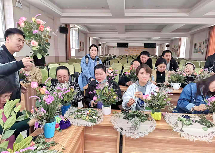 礼赞百年逐梦远方——双塔区凌河小学创建特色品牌学校纪实