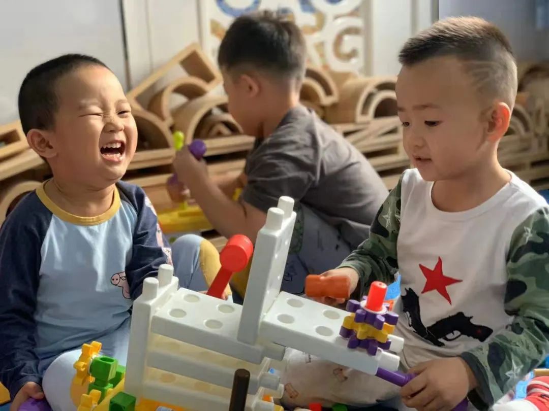 「长拖资讯」初夏绽放——老师把幼儿园的夏天和思念“打包”给你