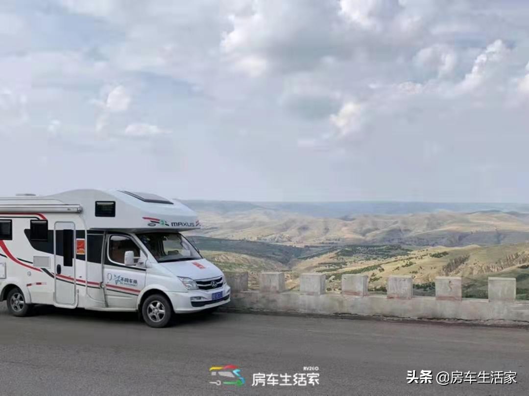 外国人开的房车来中国旅游,外国人来中国玩