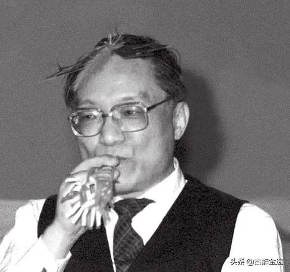 金庸说:她是天边一片云,偶尔投在你的波心