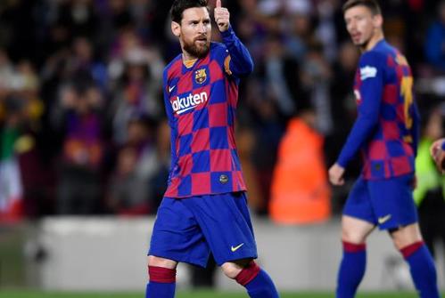 现在的梅西在足球界的地位,梅西在足球史上的地位如何