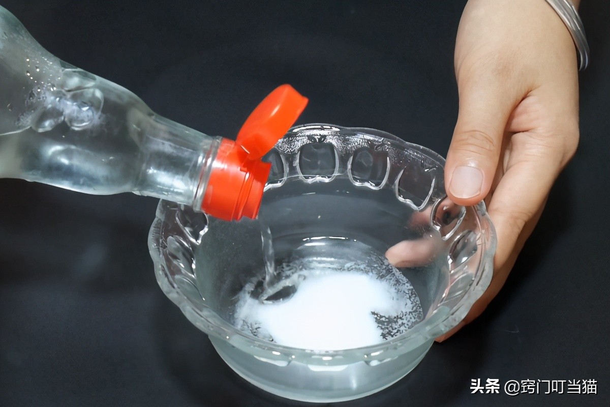 去除油渍小妙招清洗抽油烟机,如何清洗油烟机污垢最有效方法