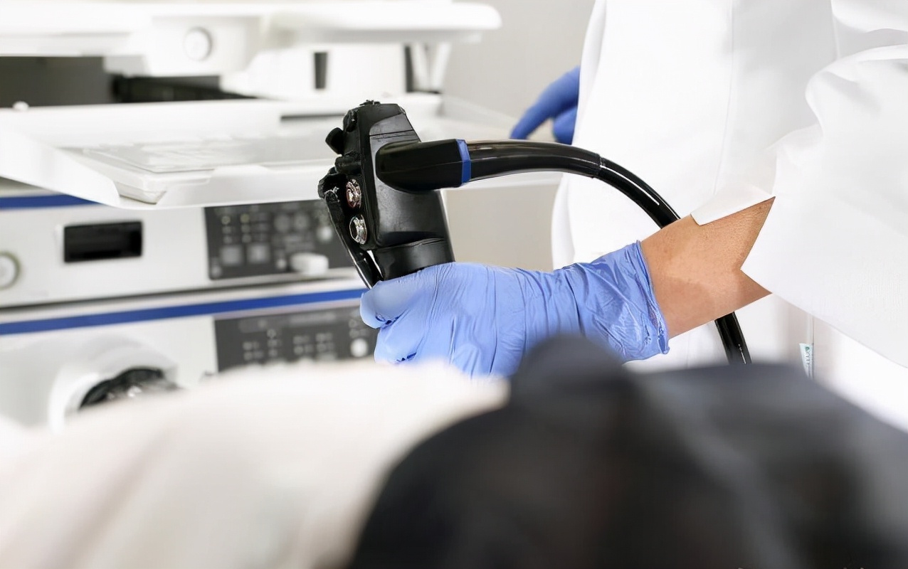 女人做肠镜检查会尴尬吗,做肠镜通常是女医生还是男医生做