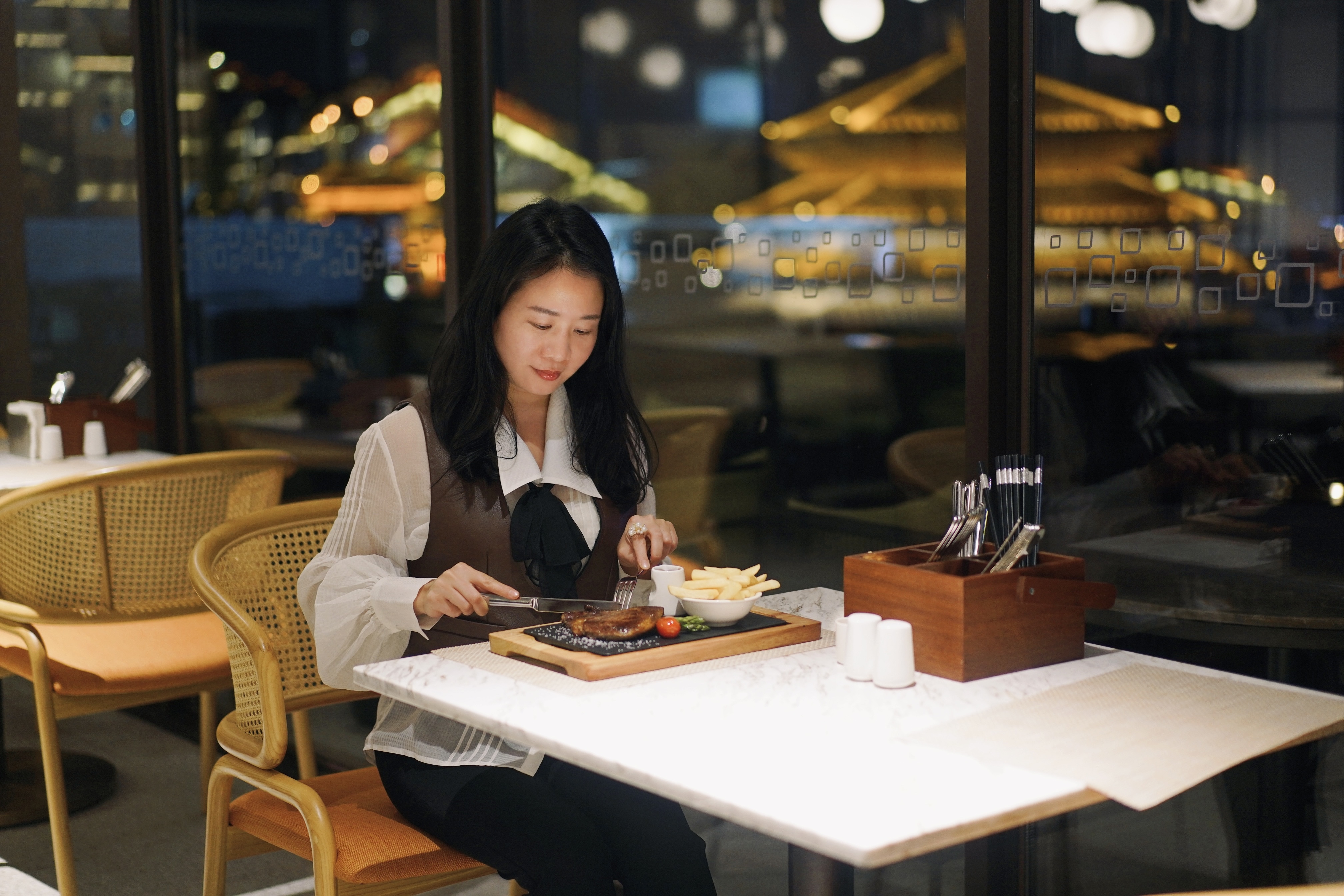 贵州黔东南千与千寻,茅台镇千与千寻