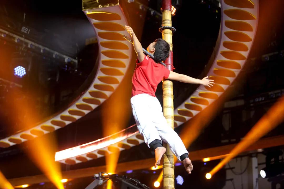 文安VS特克斯|少年展示传承600余年的高杆绝技,每一个动作都令人心惊胆颤