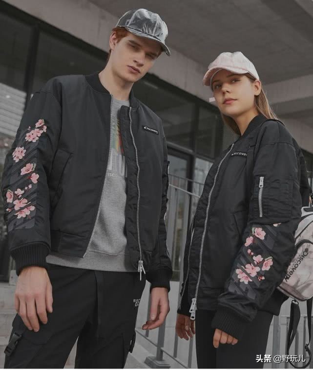 春夏新款速来围观,潮流穿搭2022春夏新品持续更新中