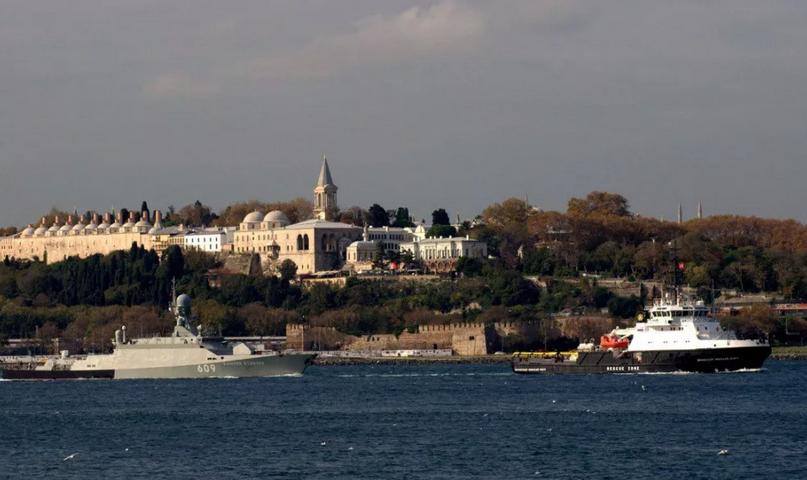 辽宁舰出航视频完整版,辽宁舰刚出海的样子