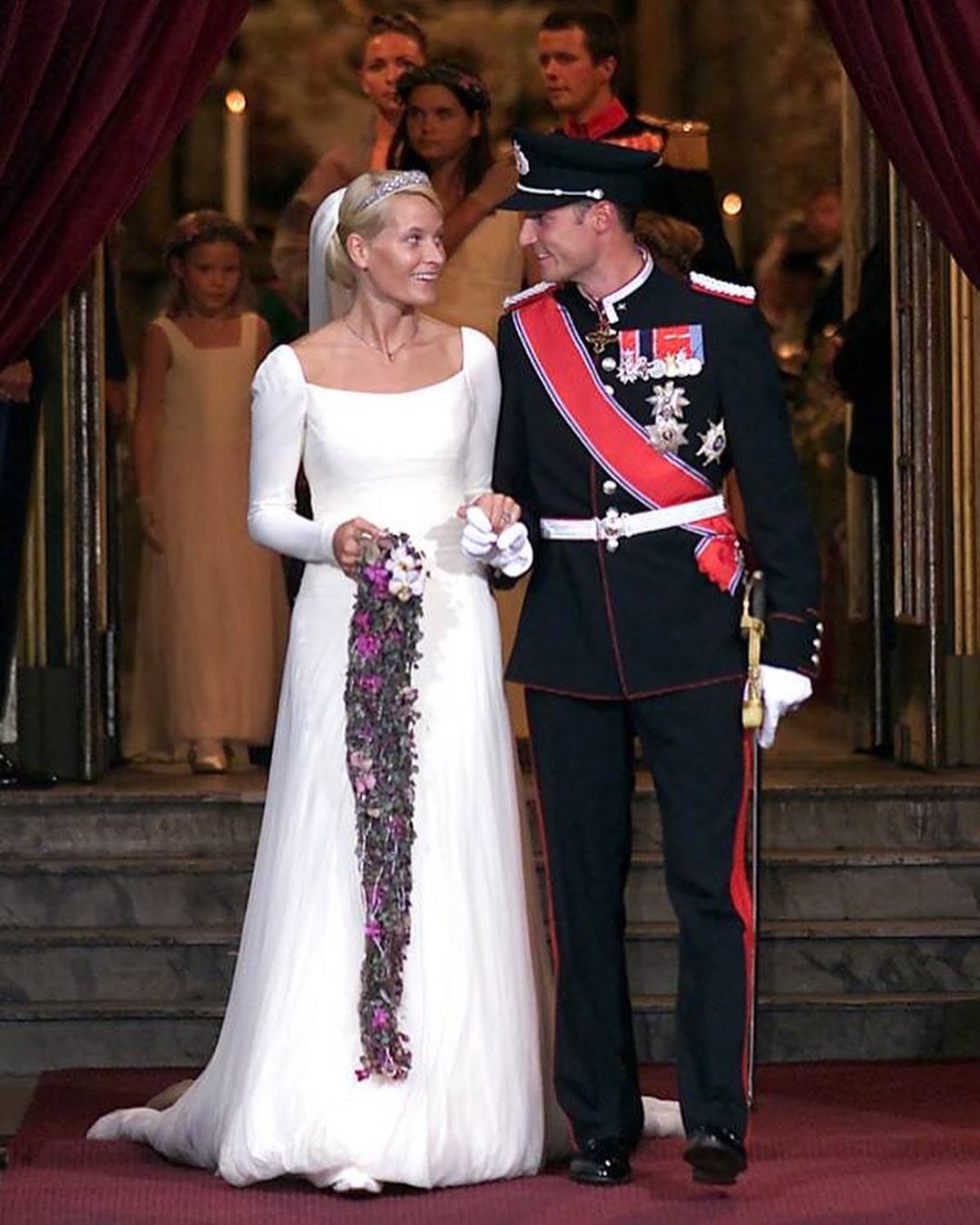 王室风格婚纱,王室婚纱