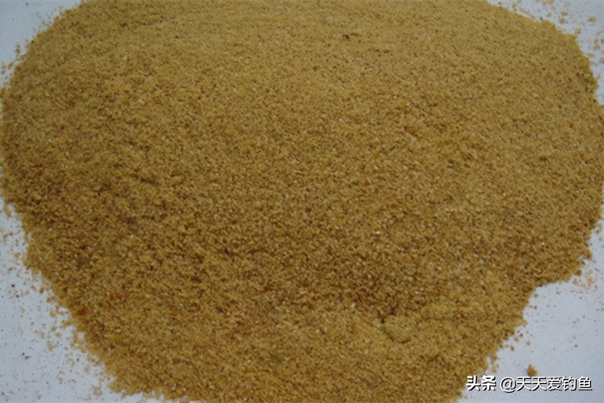 钓鲫鱼是虾粉好还是蚕蛹粉好用,钓鲫鱼用酒米加上点虾粉打窝行吗