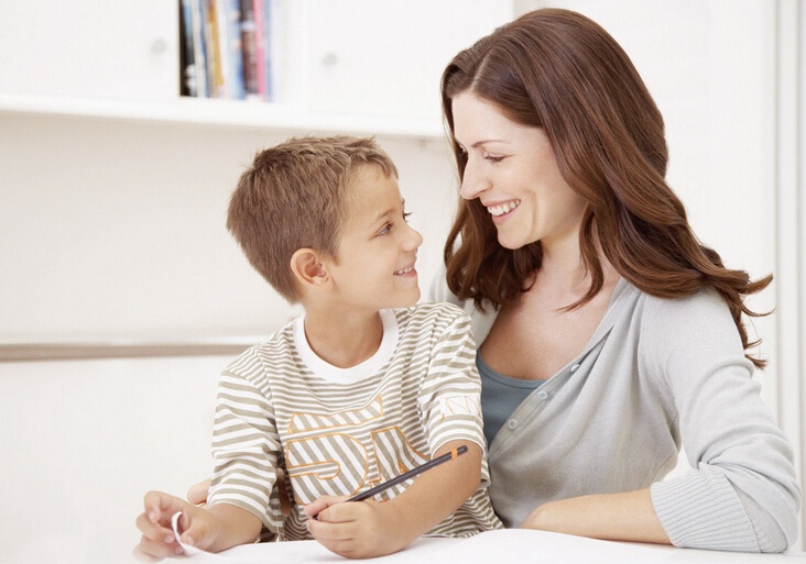 孩子长大真的会跟奶奶亲吗,为何孩子会和老人更亲近