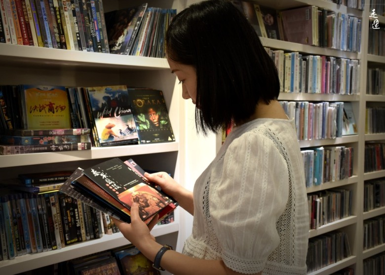 据说这是常州最后的音像店，80后美女老板娘，因爱好坚持20年