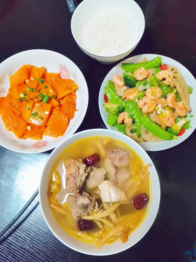 产妇无食欲，金牌月嫂有妙招，月子餐别出心裁，产妇餐餐吃光盘