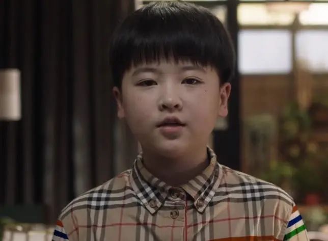 3岁男孩被亲妈猛踢*体下**进ICU，只因补习不积极！归根结底，太焦虑