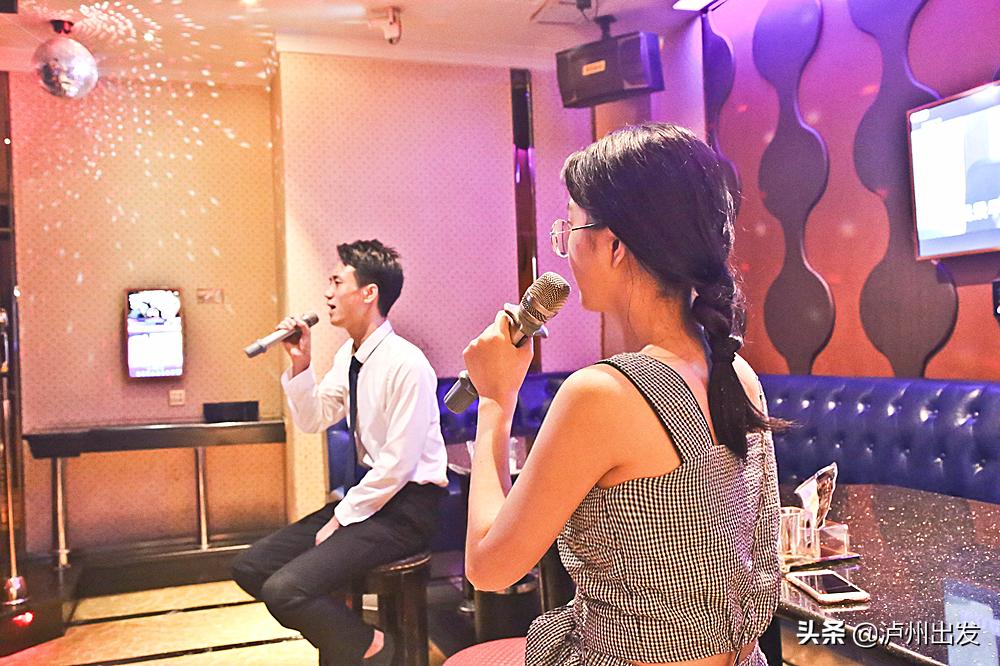 嗨唱主题量贩ktv,泸州万象汇ktv双人包间