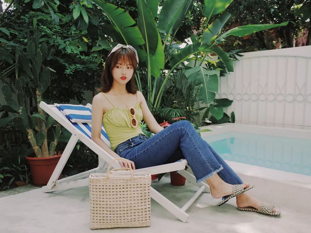 牛油果绿穿出夏季里自己的风格,牛油果色跟什么颜色一起穿才好看