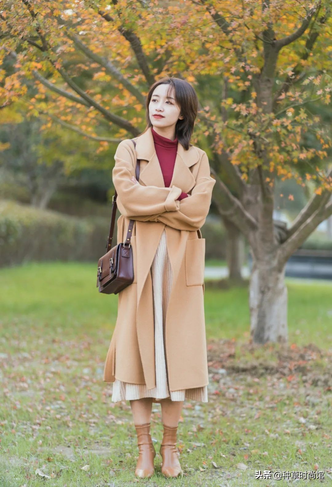 短款驼色和哪三个颜色最搭,今冬穿驼色这6种颜色美爆了