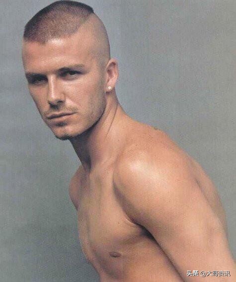 贝克汉姆自己在家剃光头,疫情在家剃光头的视频