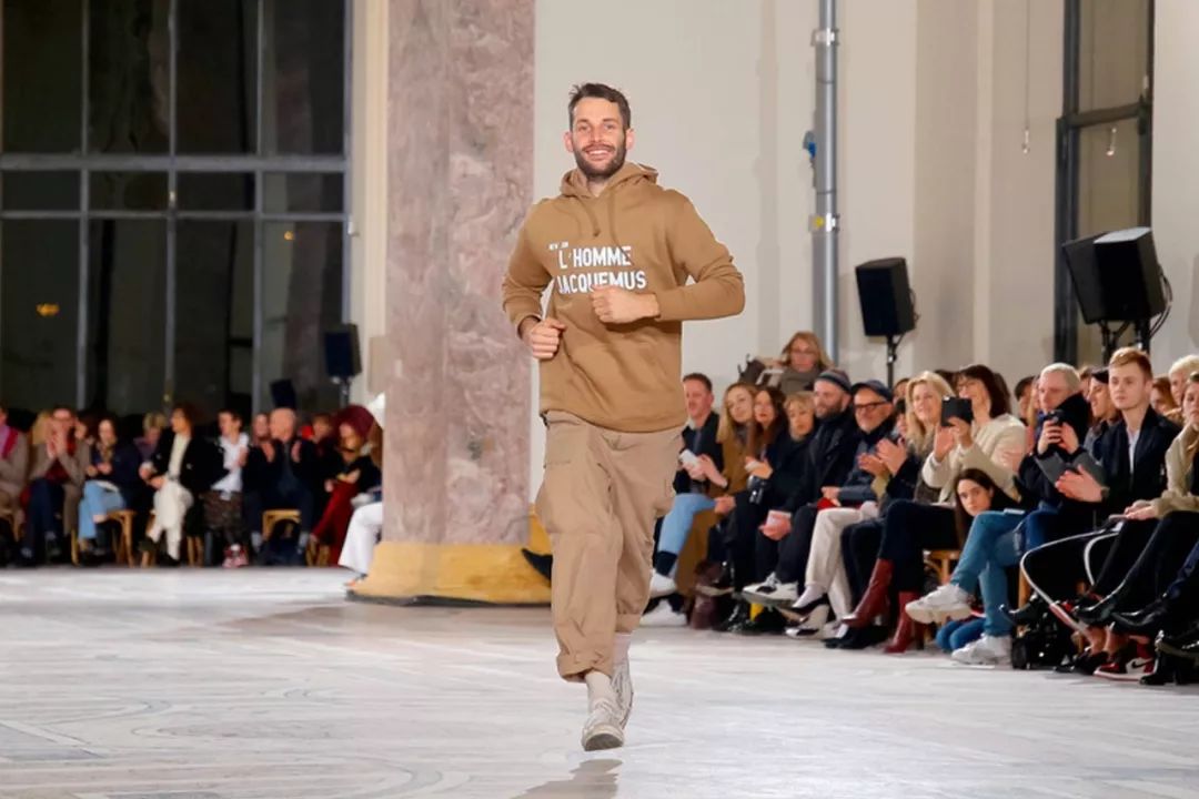 sacaixnike基础款 (sacaixnike什么鞋型)