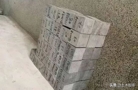 冬季浇筑混凝土应注意什么,冬季混凝土浇筑后多久时间内保温