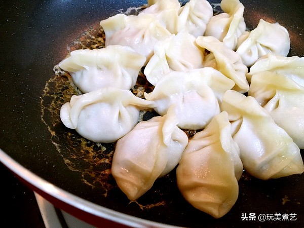 蒸饺子面水多了怎么办,如何煮饺子让饺子更好吃