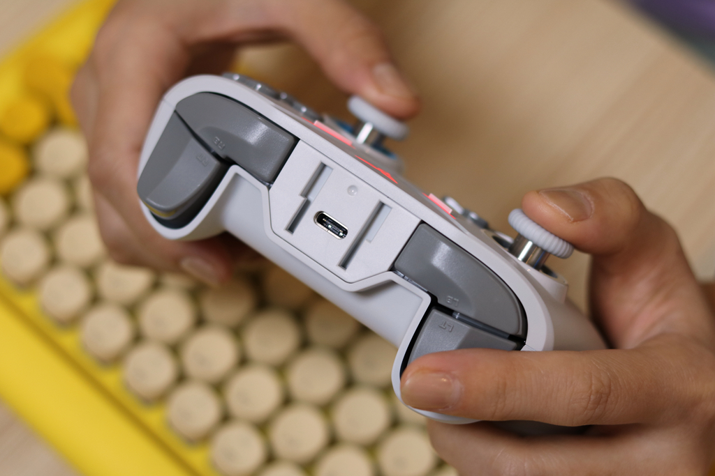 飞智黑武士2手柄指套,支持体感的手机游戏