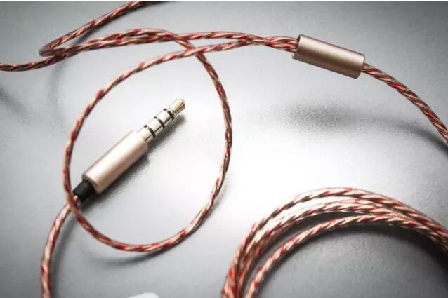 耳机插头都有多大型号的,三种主流插头