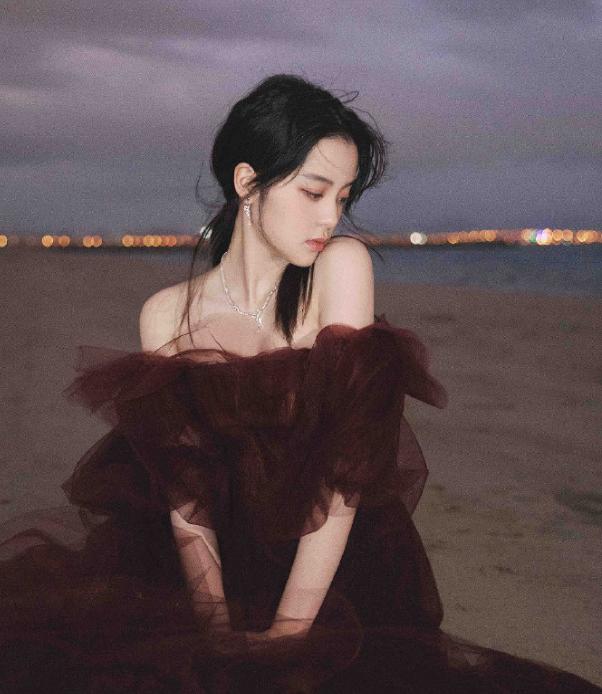 宋祖儿佟丽娅造型,佟丽娅和宋祖儿同款短发