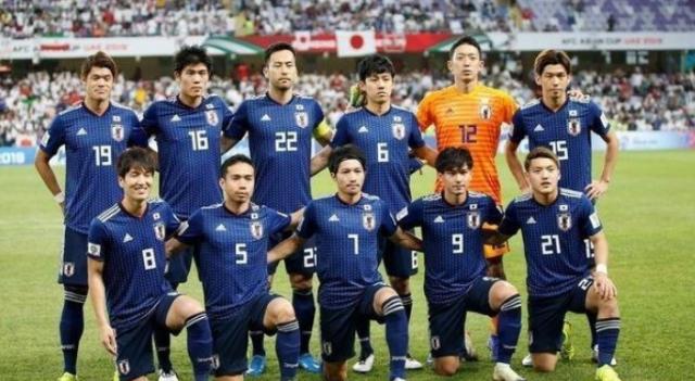 日本队赛后打扫球场更衣,日本世界杯清扫