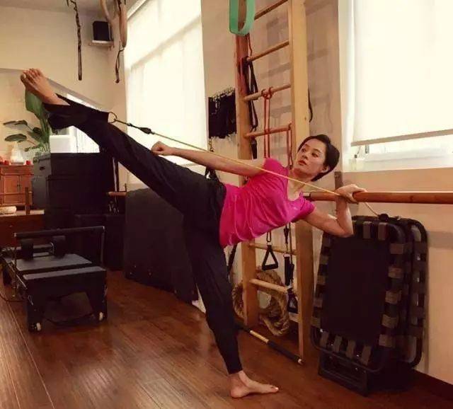 孙俪普拉提瑜伽,孙俪每天必练瑜伽动作