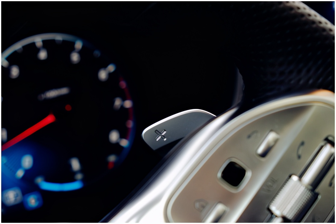 深度试驾奔驰glk300,24款奔驰glc300l豪华7座试驾