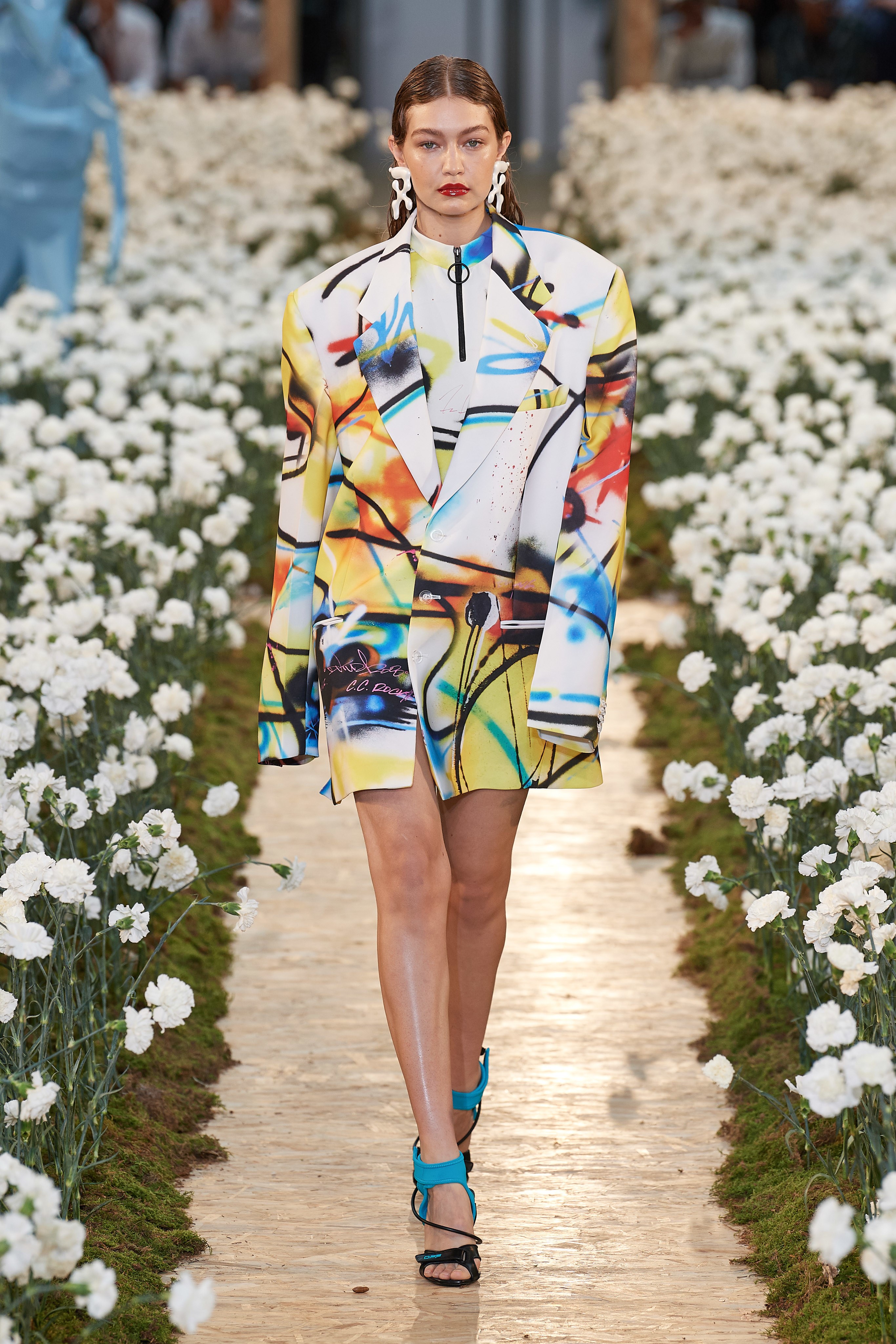 释出一双匹配GD联名AF1级别的鞋，我打赌它只出现在别人的鞋柜里