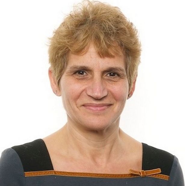 英国顶级医生用“偏方”抗新型冠状病毒，其中包括鸡汤和柠檬水