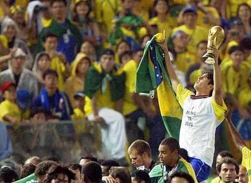 他追过风，我们追过他