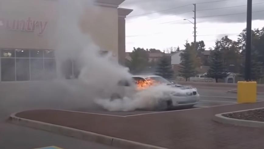 汽车着火了是不是就救不了了,汽车着火该怎么办