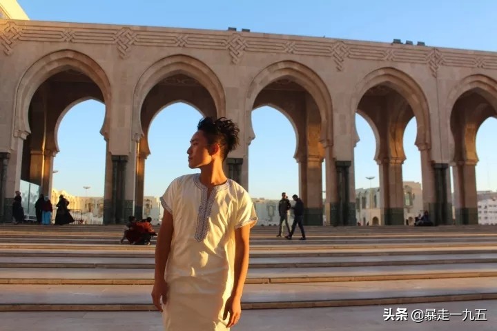 摩洛哥撒哈拉沙漠三毛,三毛的撒哈拉沙漠在摩洛哥