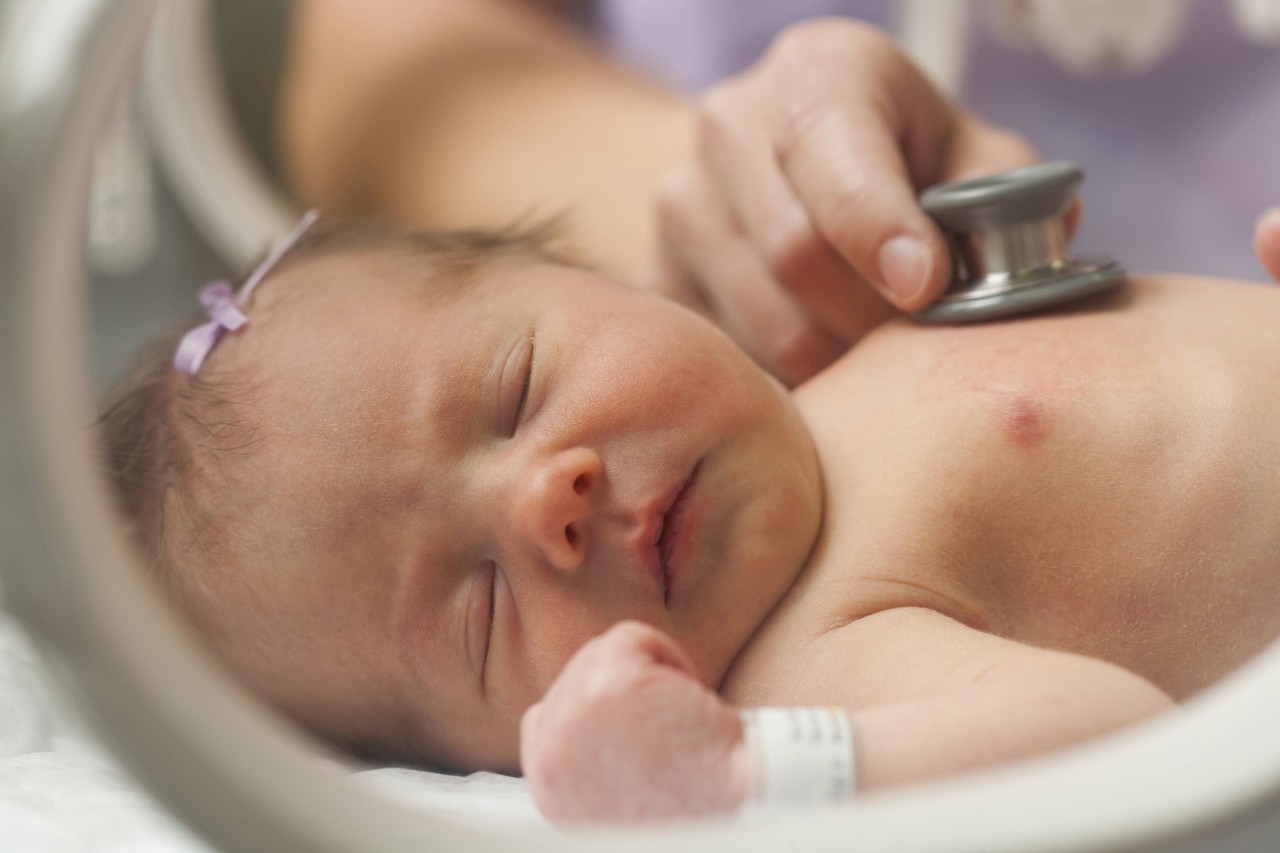 新生儿肺炎严重的话会怎样,宝宝皮肤青紫