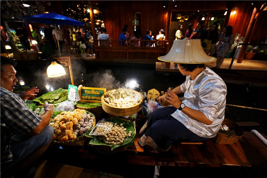 曼谷逛哪里,曼谷最大的鲜花市场
