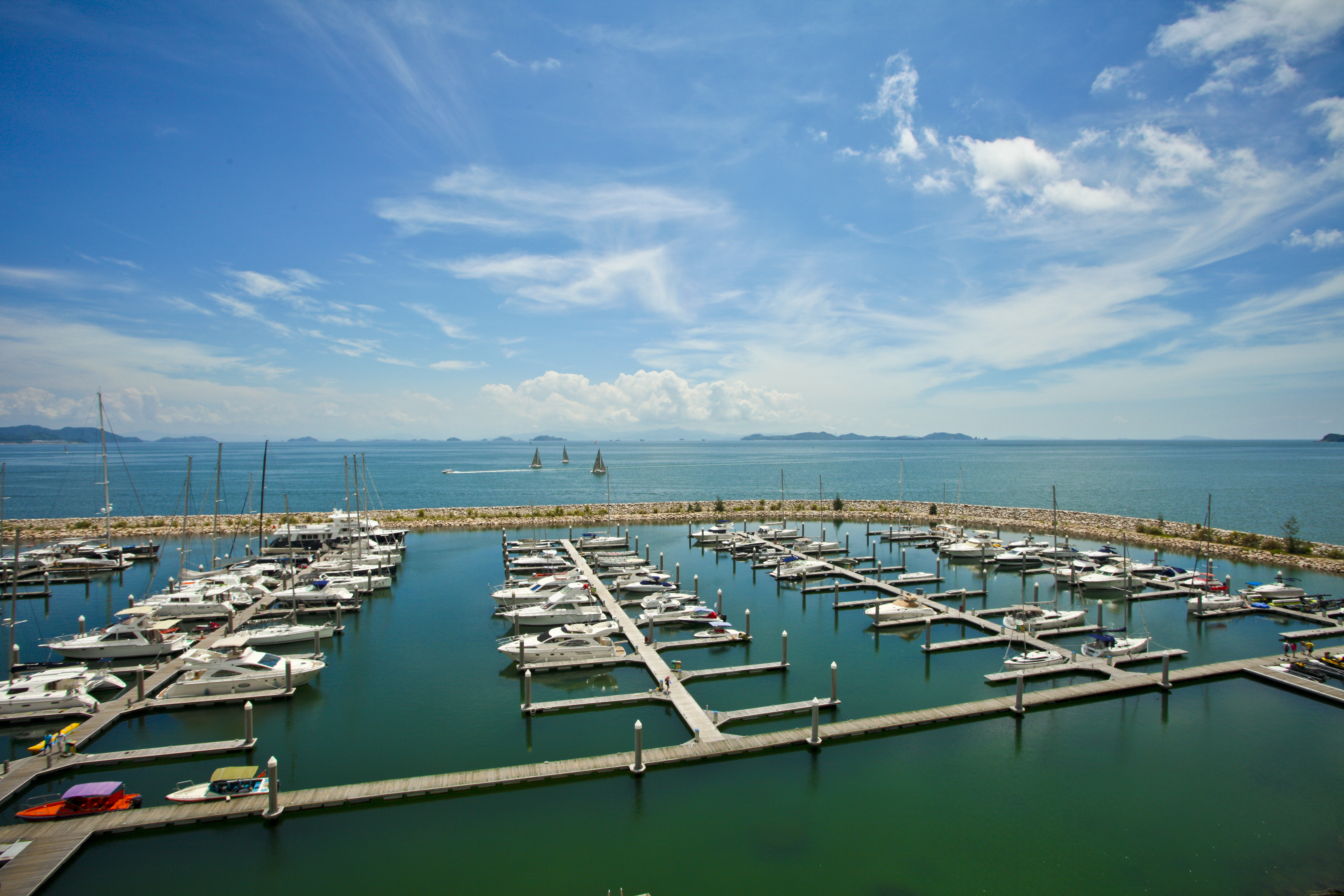 “不倒翁艇”技术为游艇“增值加分”海荣船舶着力提升船艇舒适感