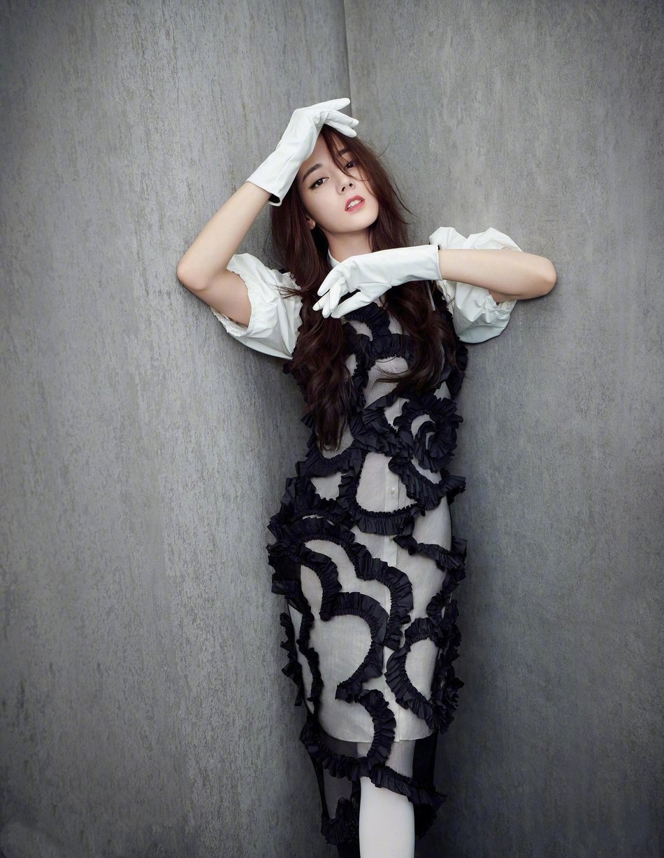 时尚潮流黑袜,今年流行的黑袜