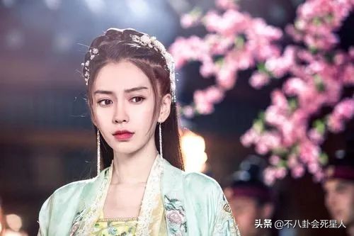 baby在娱乐圈当个称职的演员,baby不靠演技稳坐一线明星