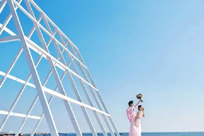 金沙滩青岛婚纱摄影场景,青岛金沙滩婚纱照成片