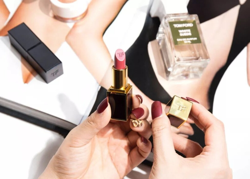 tf哪款口红显白适合黄皮素颜,tf20和160哪个色号显白