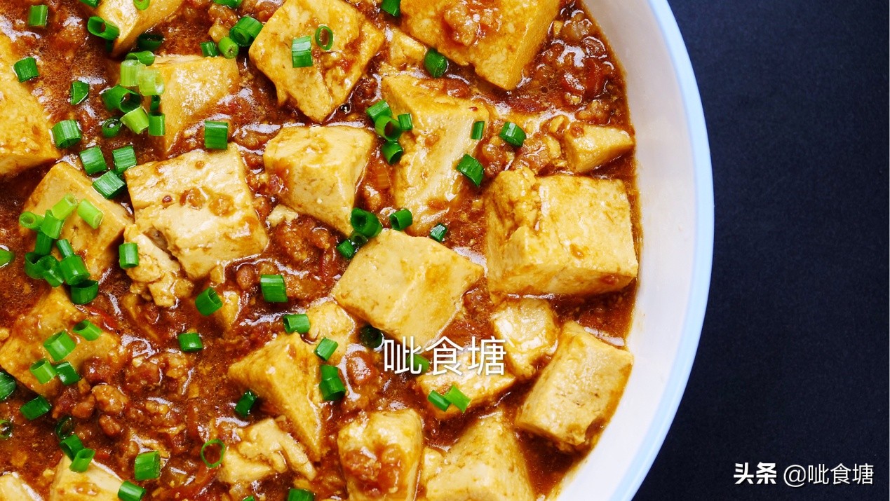 美食豆腐这样做味道鲜美外焦里嫩,家常酱汁烧豆腐