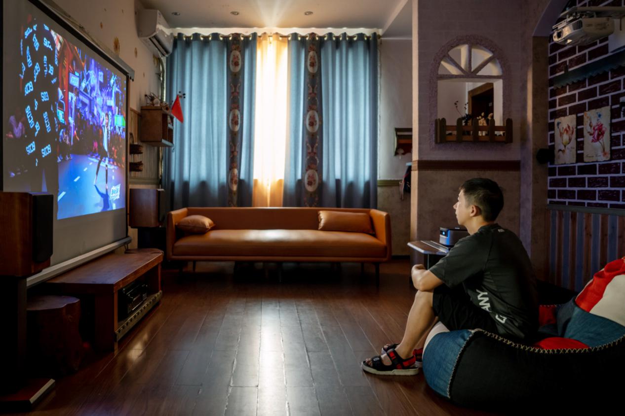 智能投影幕布,微投影坚果