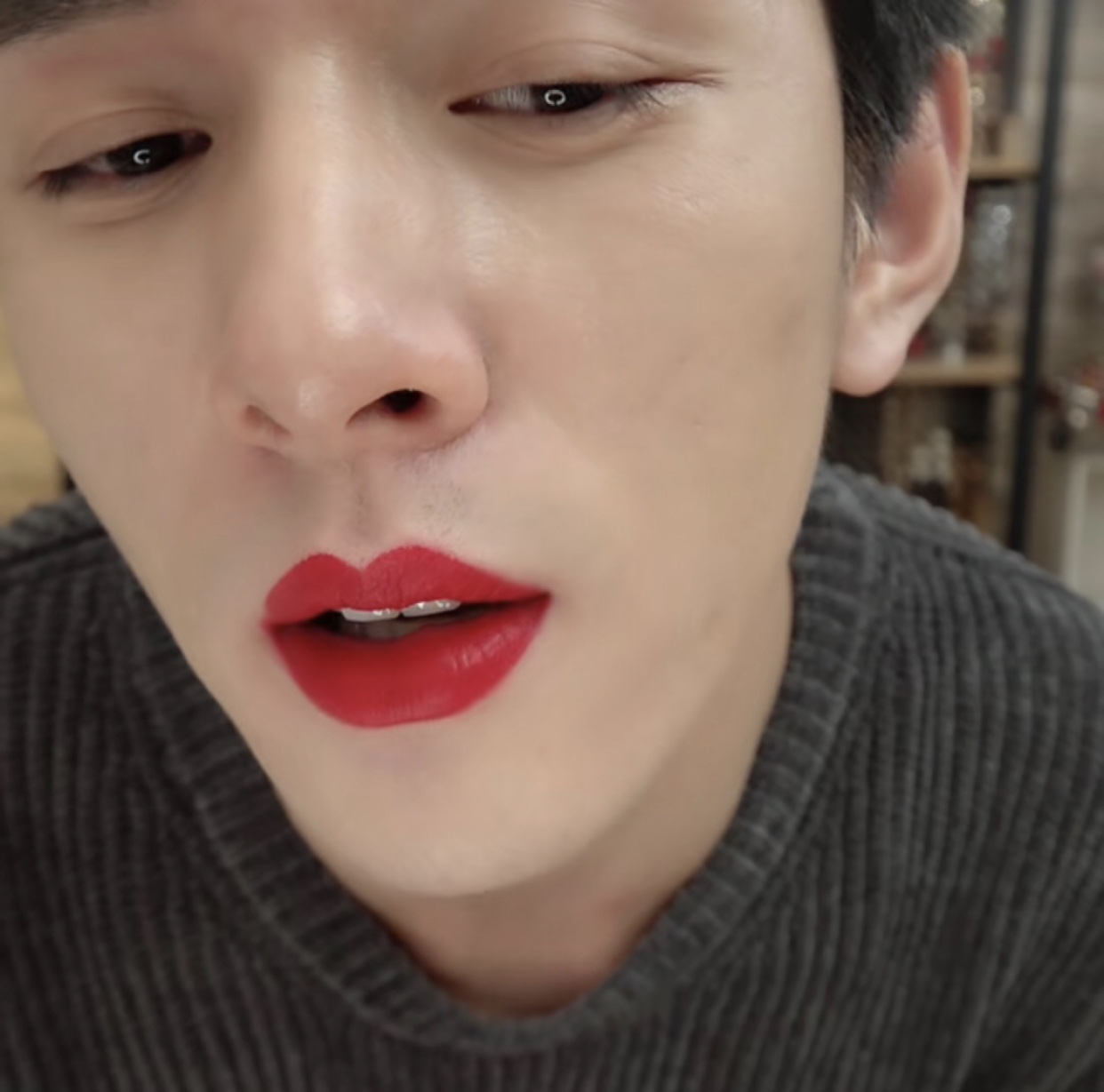 李佳琦一次性试色15支正红色口红，top1是这一支你服不服？