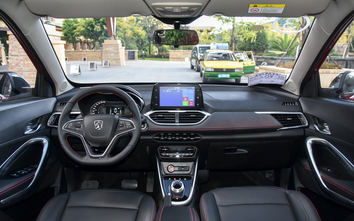 这款小型suv才是实用主义信赖首选,13万元预算买这款suv很靠谱