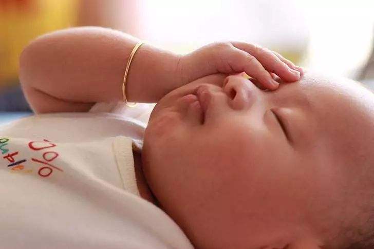 厌奶期的表现和怎么解决,可怕的厌奶期用吃益生菌吗